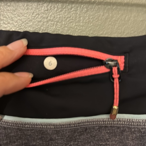 lululemon speed shorts. Size 6. Preloved - Picture 5 of 7